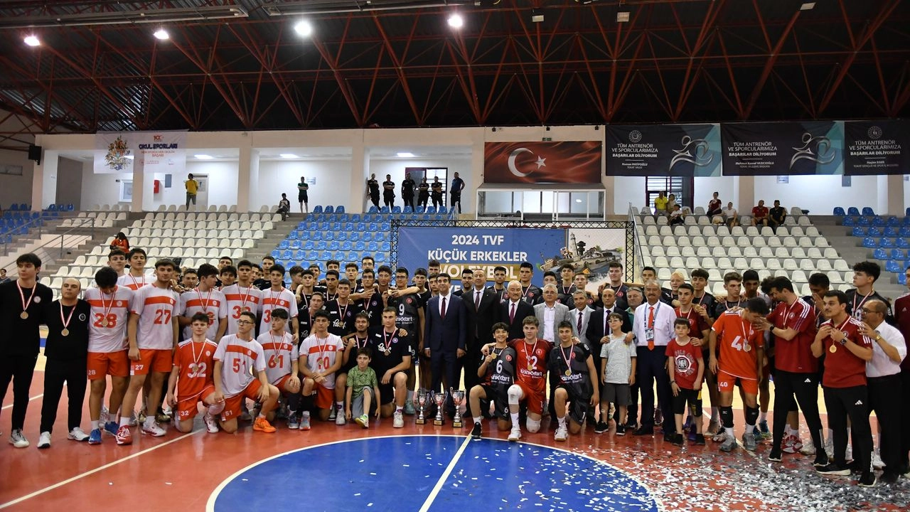 Türkiye Küçükler Voleybol Şampiyonası Tokat'ta Sona Erdi